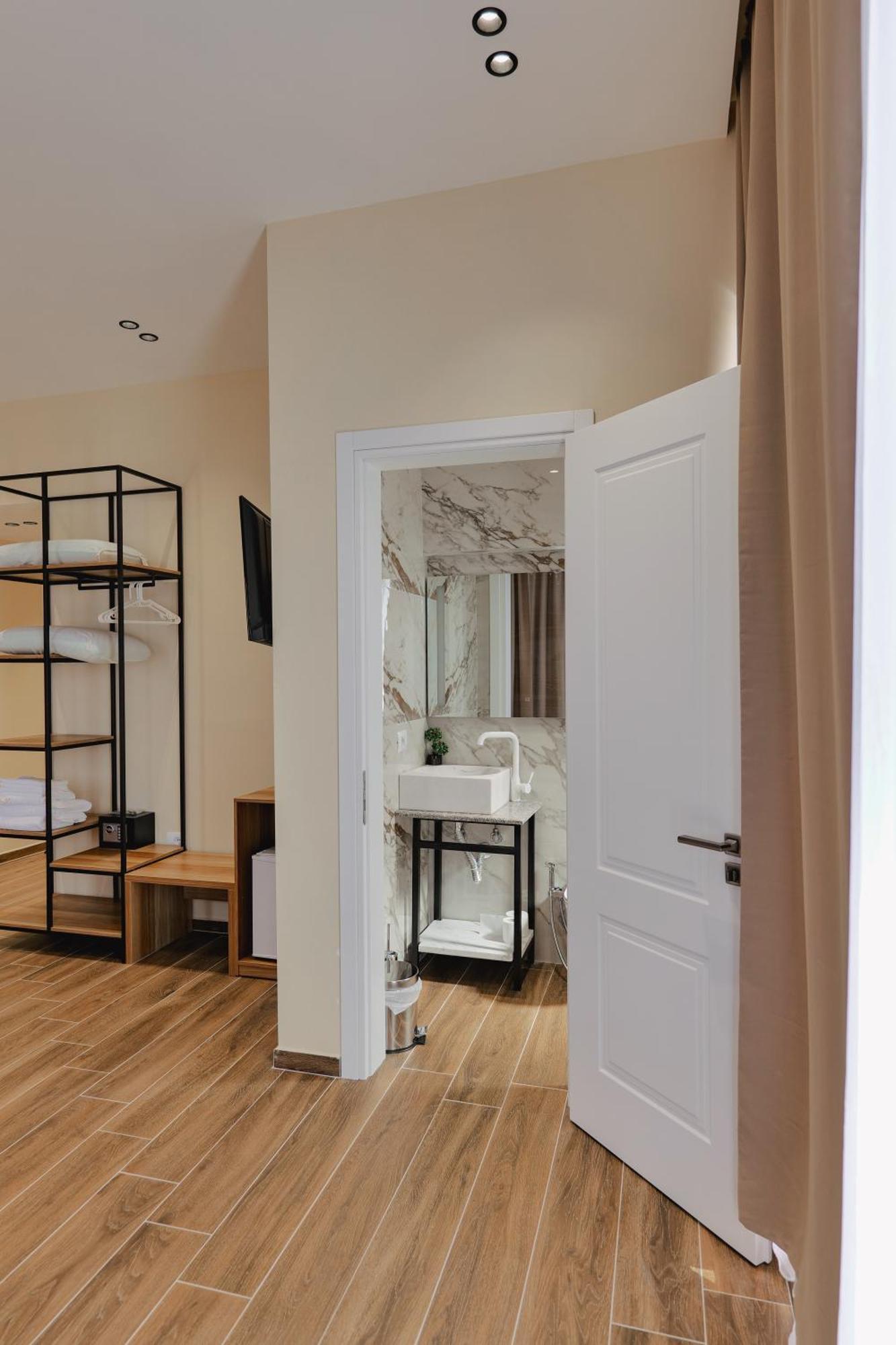 Armar Hotel Sarandë Eksteriør billede